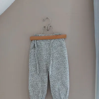 Pantalon léger avec petit imprimé